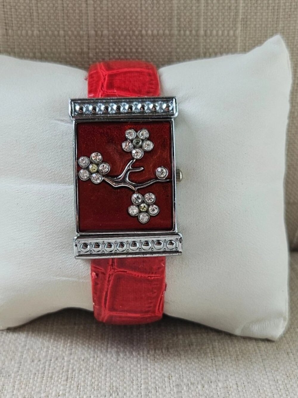 Vintage Via Nova Ladies Wristwatch Cuff Red/Silver Tone Analog Quartz Watch - Picture 2 of 12